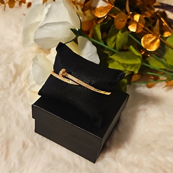 Nail Bangle Cubic Zirconia Bracelet Stainless Steel - Gold Plated NEW - Picture 3 of 3